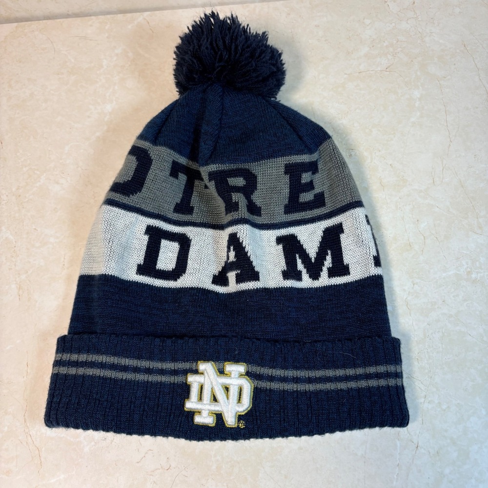 Under Armour Notre Dame Fighting Irish Navy Blue‎ Gray Knit Pom Beanie Hat OSFA
